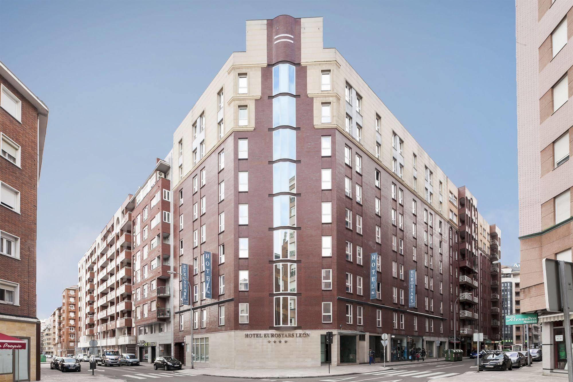 Exe Leon Hotell Exteriör bild